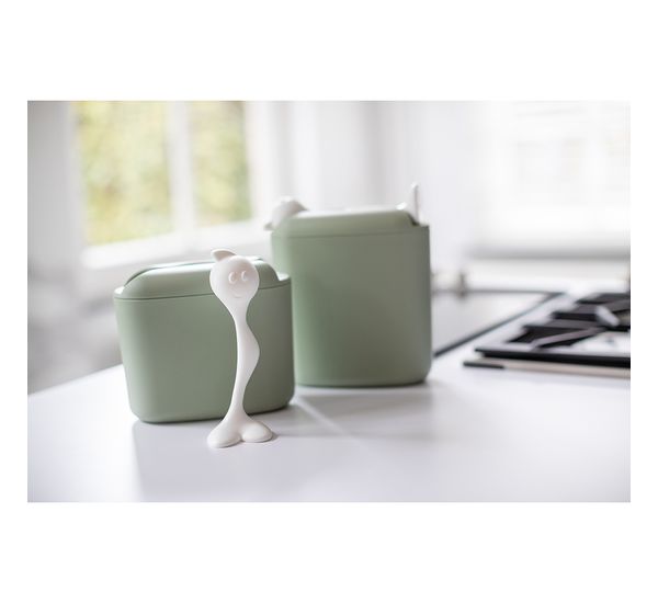 Банка для сыпучих продуктов с ложкой Hot Stuff, Organic, 1,5 л, зеленая, Koziol, изображение 2